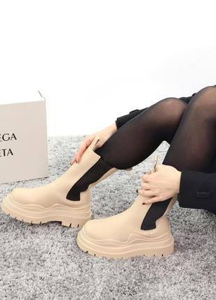 Bottega veneta beige популярные зимние массивные сапоги ботинки натуральная кожа с толстым мехом бежевые кремовые светлый беж зима7 фото