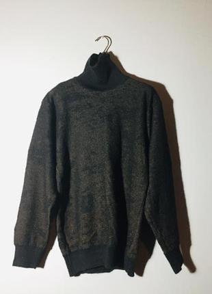 Italy . шерстяной свитер гольф . интересный узор чёрный + коричневый