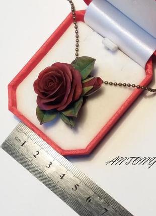 Кулон з бордовою трояндою1 фото
