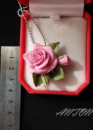 Кулон з рожевою трояндою1 фото