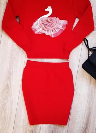 Червоний костюм,  плаття , кофта спідниця2 фото