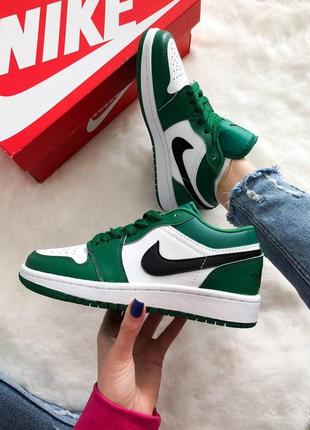 Жіночі кросівки nike air jordan low green white