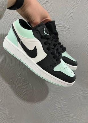 Жіночі кросівки nike air jordan retro 1 low mint black white 4