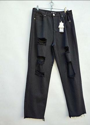 Чорні джинси рвані boohoo