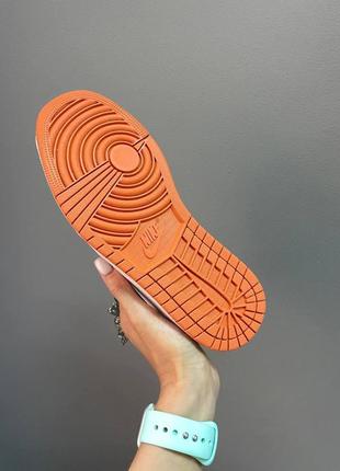 Жіночі кросівки nike air jordan retro 1 low black white orange3 фото
