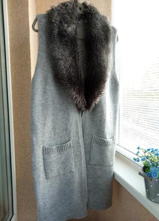 Красивий кардиган/ жилет/накидка з пристебним штучним хутром3 фото