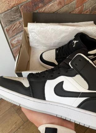 Кросівки nike air jordan 1 retro white black grey4 фото