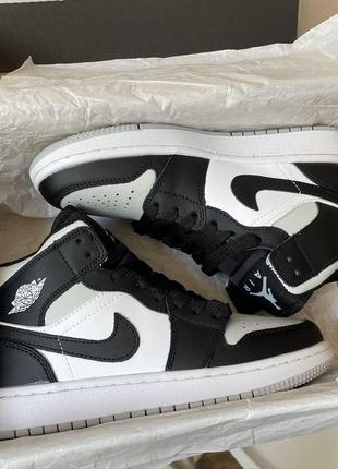 Кросівки nike air jordan 1 retro white black grey1 фото