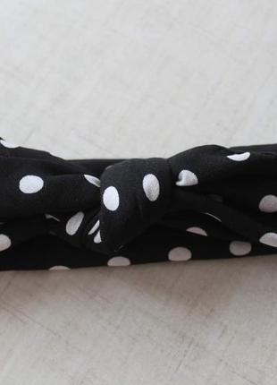 Гарненька чорна в білі горохи пов'язка повязка хустинка банданка для дівчинки