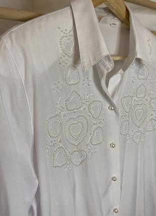 Вінтажна біла сорочка з вишивкою2 фото