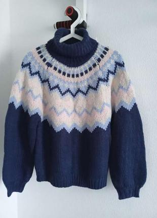 Свитер с горловиной сток