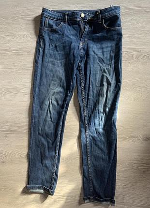 Джинси скінні