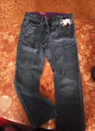 Модні прямі джинси для дівчинки