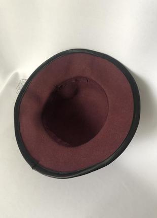 Бордовая шляпа с черным кантом и сеткой5 фото