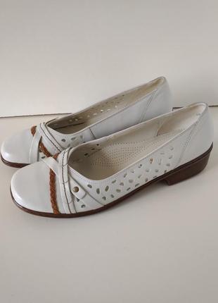 Р 8,5 / 42-43 стелька 28,5 см удобные нарядные белые кожаные туфли с перфорацией ara