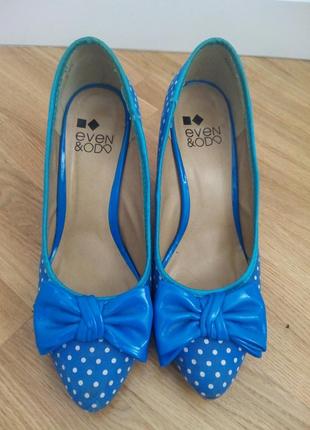 Туфлі в горошок