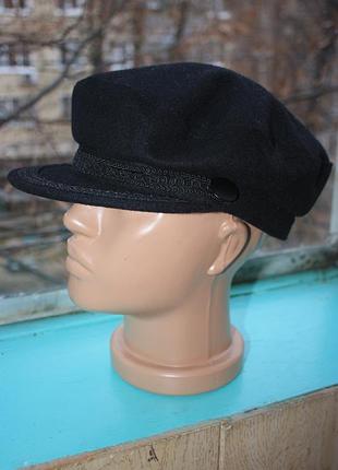 Стильна базова чорна кепка кепі картуз