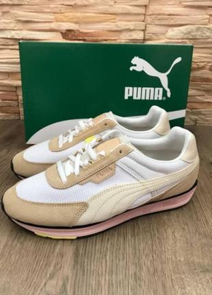 Оригінальні білі жіночі кросівки puma