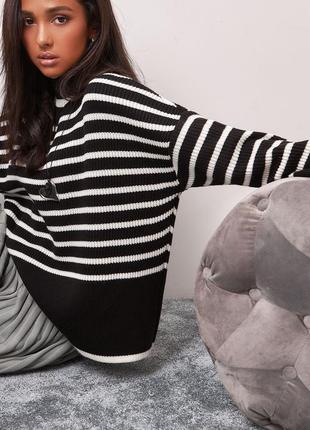 Женский свитер в полоску черно-молочного цвета. модель 2069 trikobakh9 фото