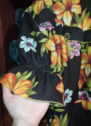 Цікаве плаття жіноче з квітковим принтом2 фото
