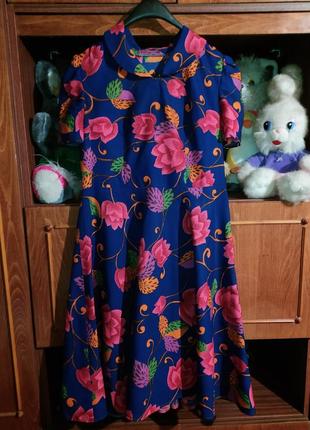 Плаття жіноче кольору електрик в квітковий принт1 фото