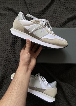 Чоловічі кросівки new balance 2373 фото