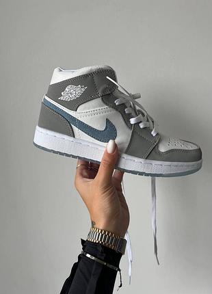 Жіночі кросівки nike air jordan 1 retro mid aluminium