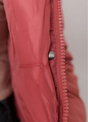 Женская курточка с капюшоном на меху3 фото