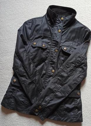 Крута куртка в ідеалі.