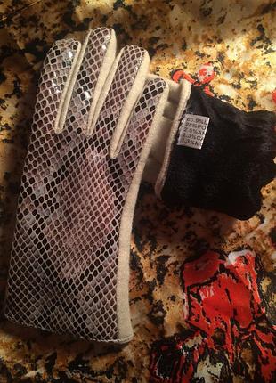 Продам новые перчатки ,размер м.