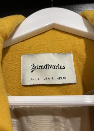 Пальто жовте stradivarius2 фото