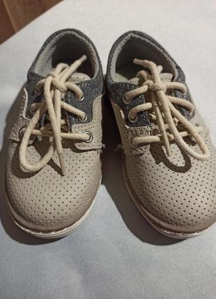 Детские туфельки на шнурках