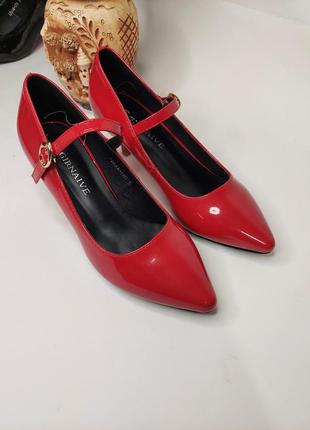 Туфли лодочки красный, чёрный, молочный 35-402 фото