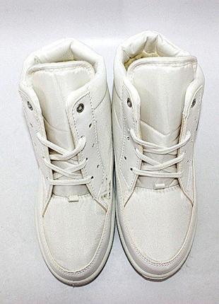 🔴 білі жіночі зимові черевики дутіки5 фото