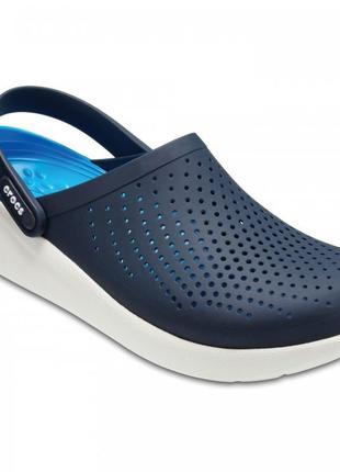 Сабо кроксы crocs literide™ clog navy/white (темно-синий)2 фото