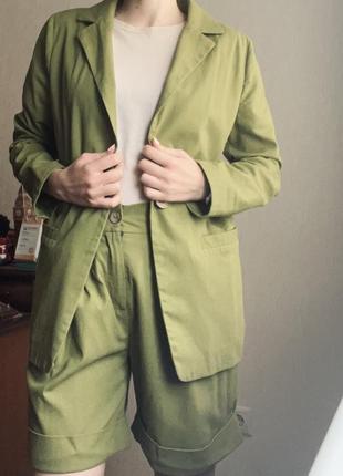 Льняной летний костюм оливкового цвета пиджак+шорты2 фото