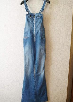 Жіночий джинсовий комбінезон diesel блакитного кольору, кльош.