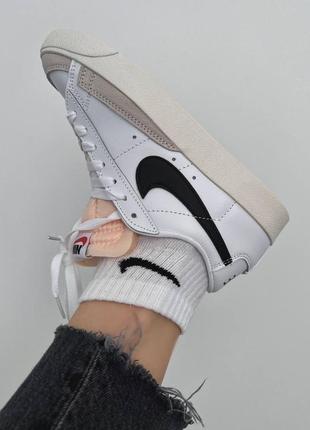 Жіночі преміальні кросівки nike blazer low white|black🖤🖤🖤10 фото