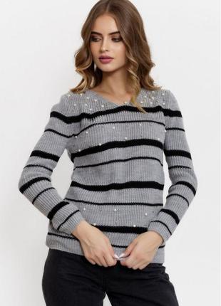 Актуальный серый женский джемпер в полоску полосатый женский свитер в полоску теплый вязаный женский свитер с бусинами серый женский свитер1 фото