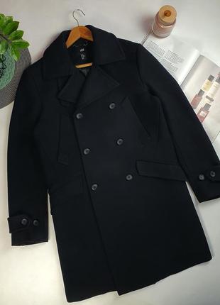 Чорне пальто жіноче