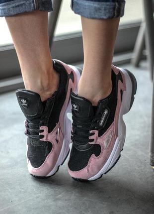 Стильные женские кроссовки adidas falcon black/pink5 фото