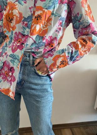 Сорочка в квітковий принт.
