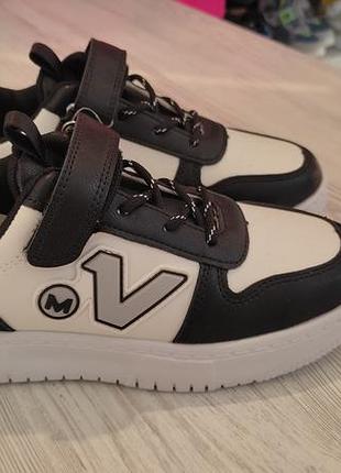 Кросівки дитячі