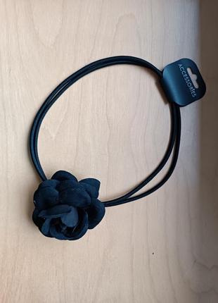 Пов'язка з квіткою