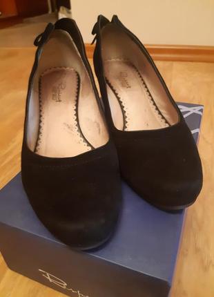 Туфлі фірми pespect