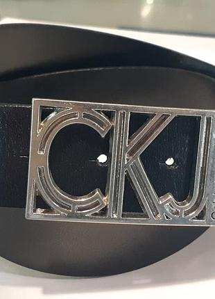 01.084.003 (111-3,8) мужской кожаный чёрный джинсовый ремень calvin klein шириной 4 см