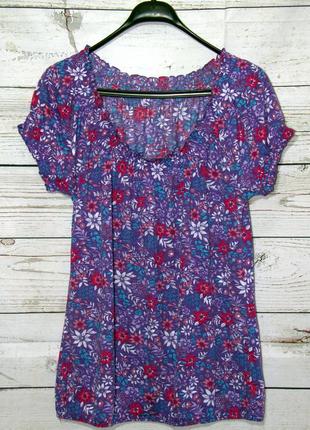 Тонка і ніжна трикотажна блуза в квітковий принт