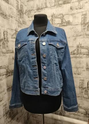 Джинсова котонова синя куртка на пуговках