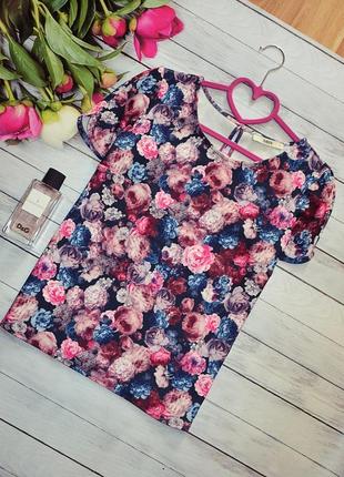 Красивая блуза в цветы