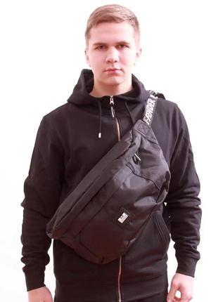 Сумка weekend offender oversized body bag black